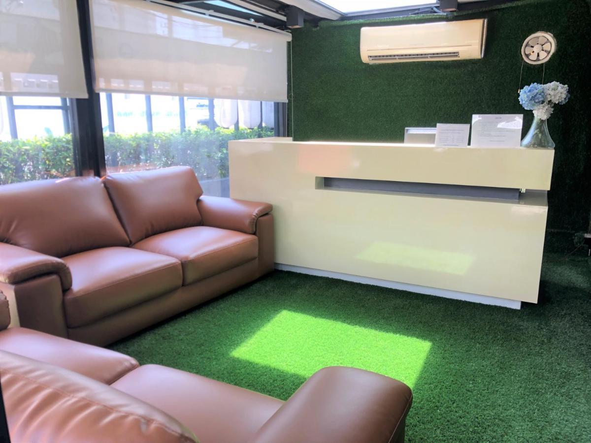 Poonsuk Place Hotel 방콕 외부 사진